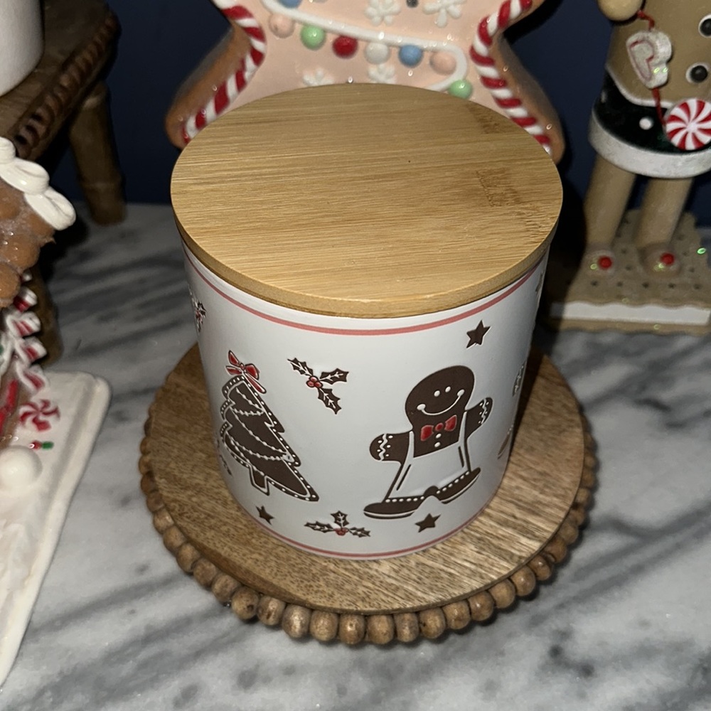 Gingerbread man canister - Picture 2 of 3
